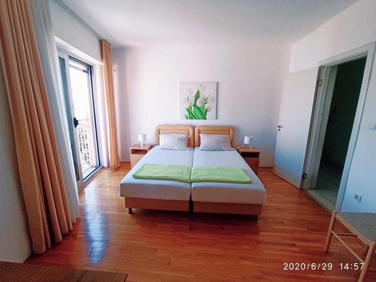 Apartments Mitende บุดวา ภายนอก รูปภาพ