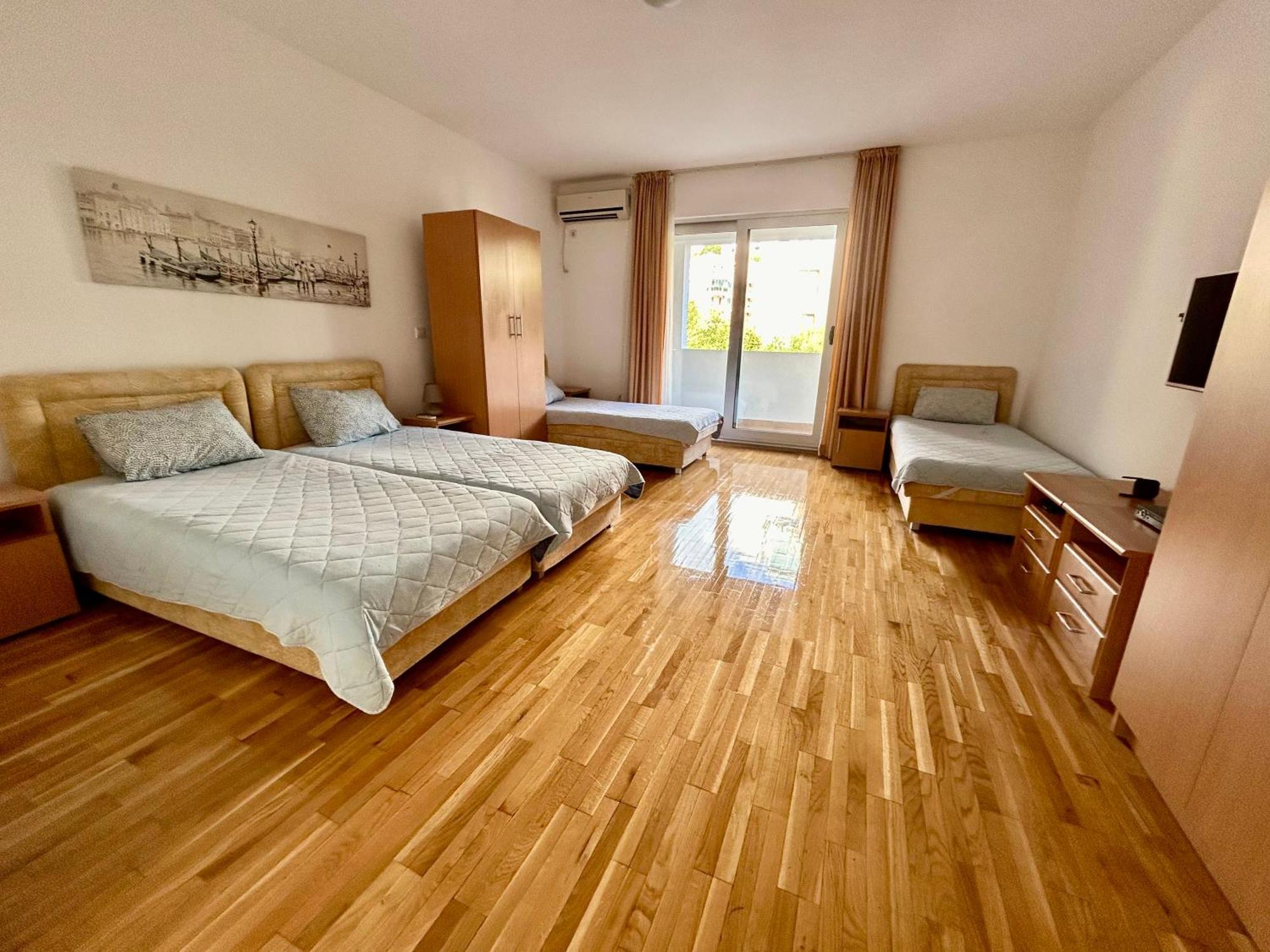 Apartments Mitende บุดวา ภายนอก รูปภาพ