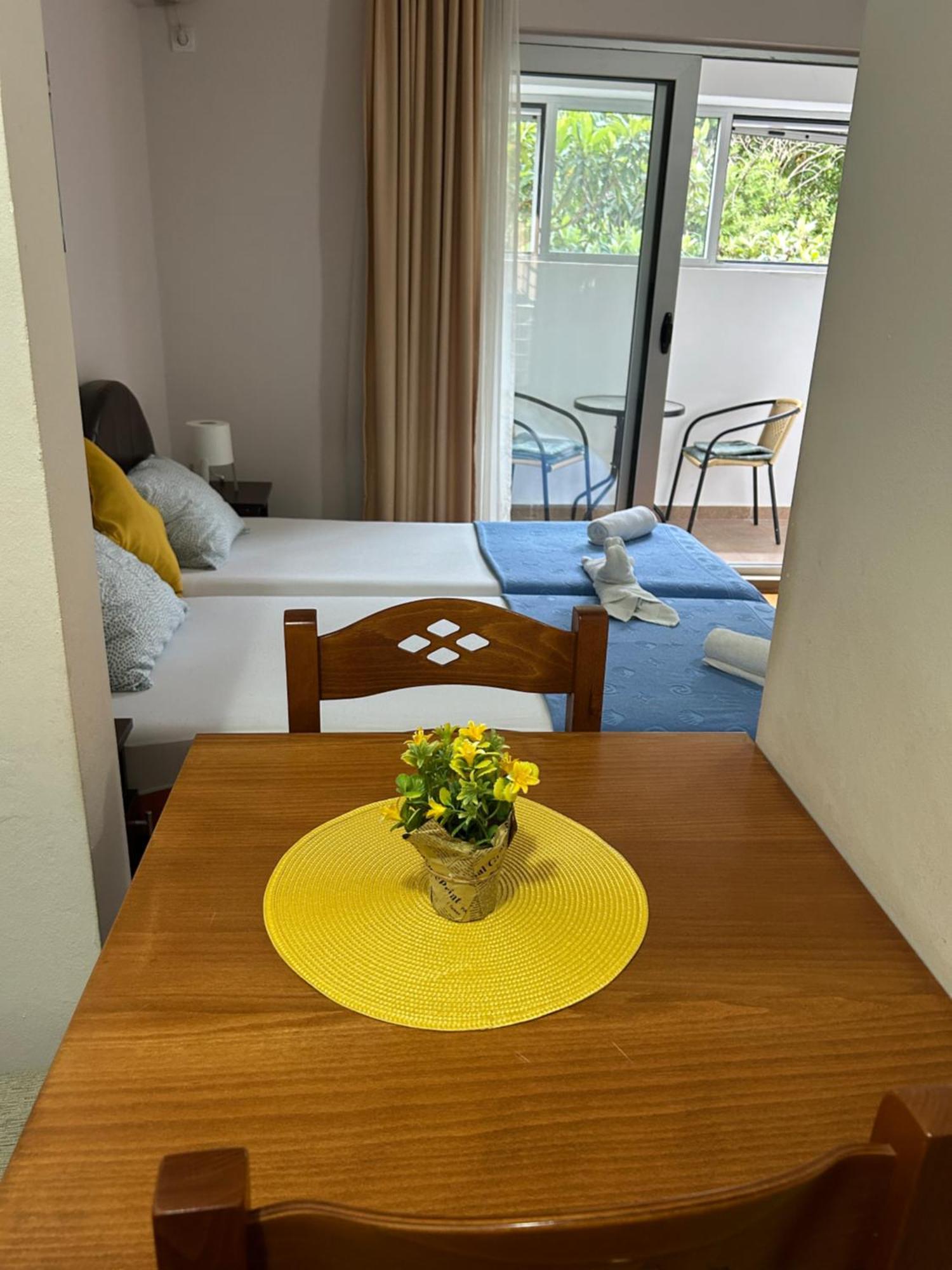 Apartments Mitende บุดวา ภายนอก รูปภาพ