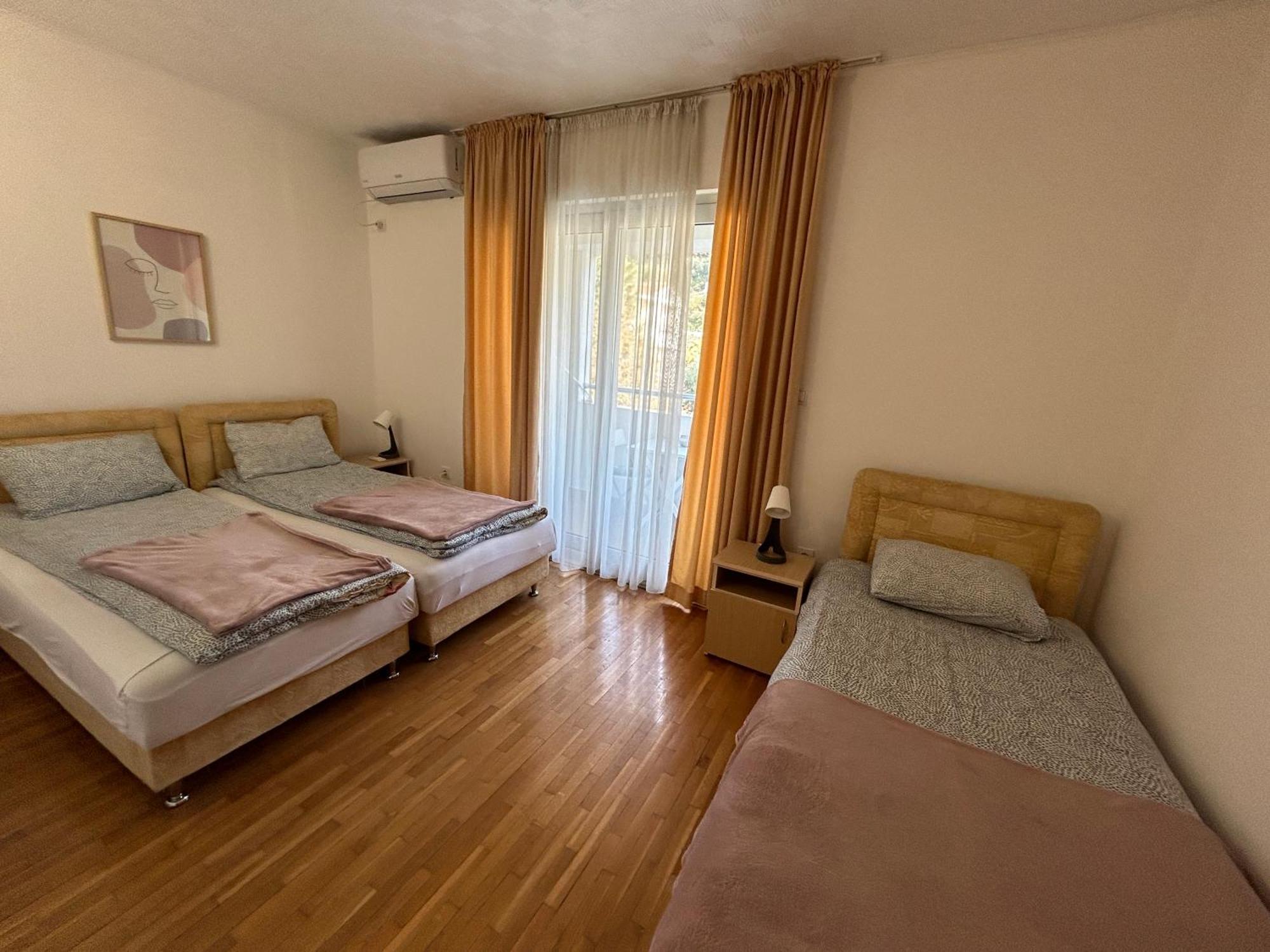 Apartments Mitende บุดวา ภายนอก รูปภาพ